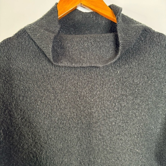 Joe Fresh Black Turtleneck Sweater Size Small - Picture 4 of 4